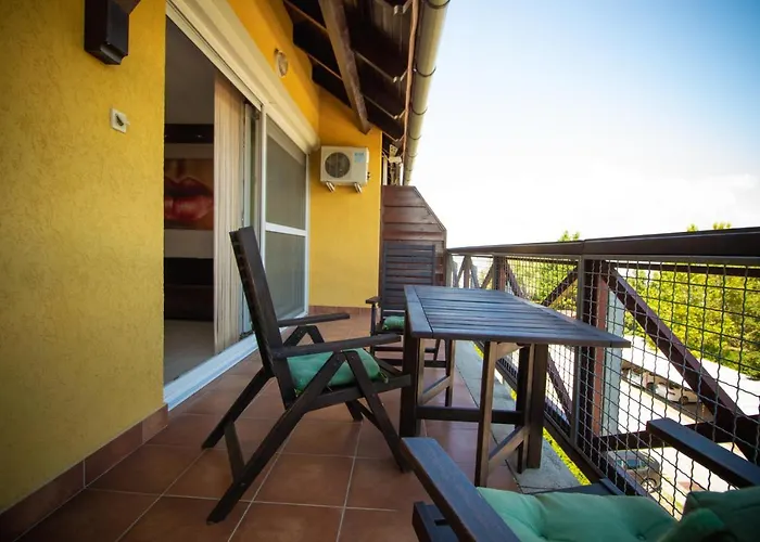 Apartamento 945 - A Balatonoszoedi Hullam Uedueloparkban Panoramas Apartmanban Szallas Balatonoszod